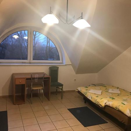 쳉스토호바 Pilgrims Place 호스텔 외부 사진